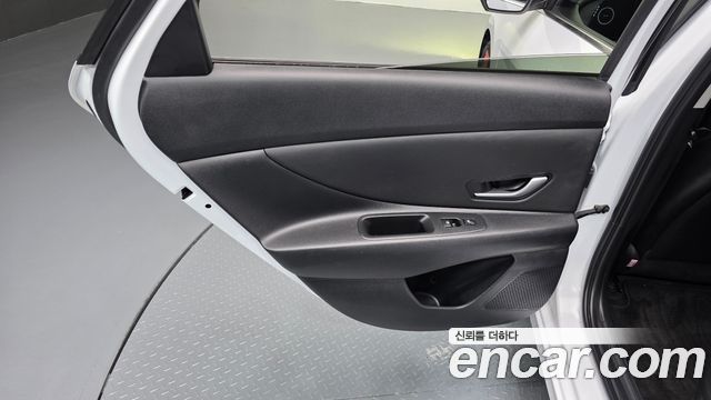 Hyundai AVANTE 2023 — photo 15