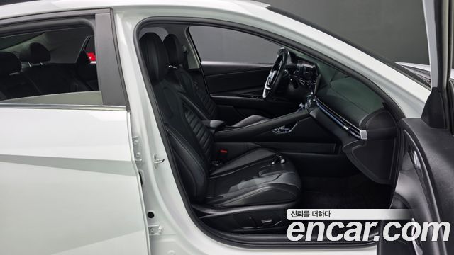 Hyundai AVANTE 2023 — photo 16