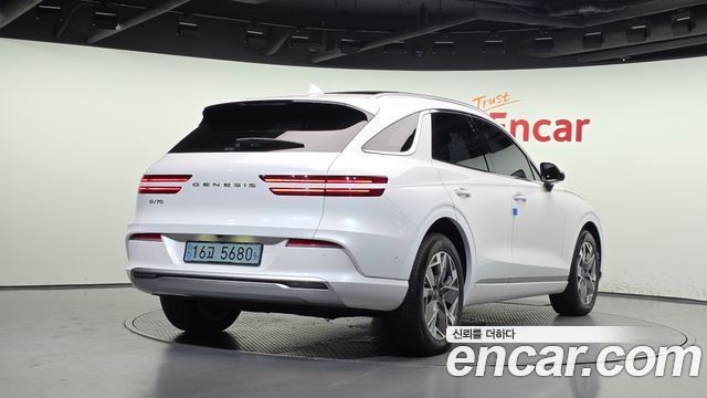 Genesis GV70 2022 — photo 2