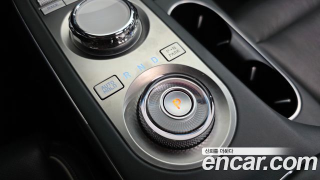 Genesis GV70 2022 — photo 9