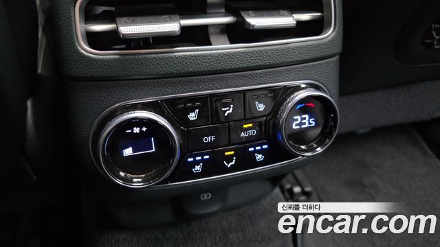 Genesis GV70 2022 — photo 19