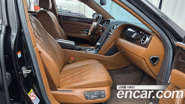 Bentley Flying Spur 2015 — photo 11