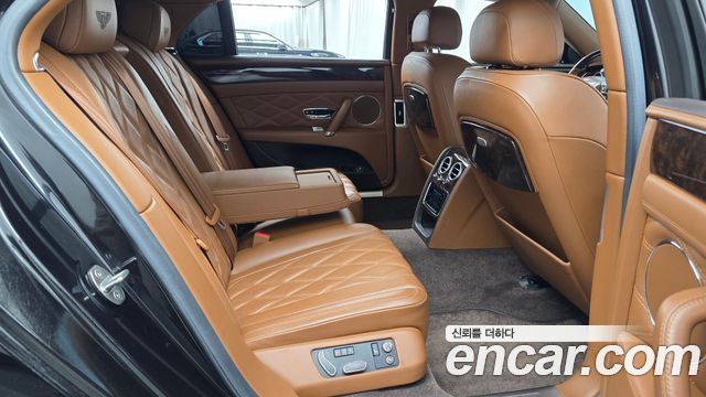 Bentley Flying Spur 2015 — photo 12