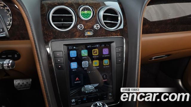Bentley Flying Spur 2015 — photo 14