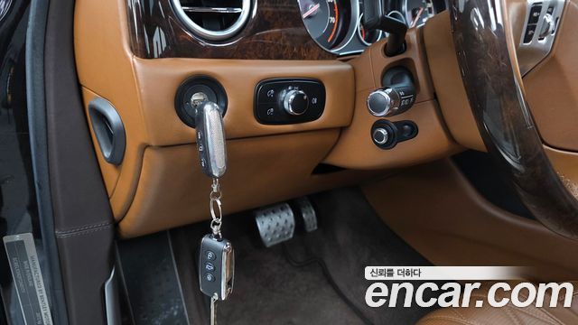Bentley Flying Spur 2015 — photo 18