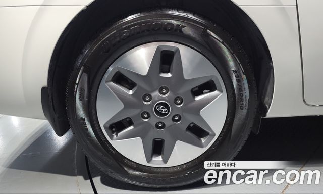 Hyundai Staria 2022 — photo 5