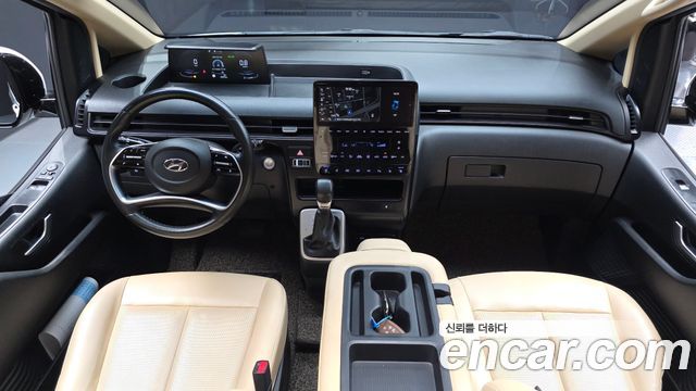 Hyundai Staria 2022 — photo 10