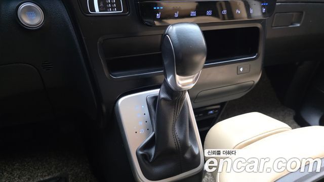 Hyundai Staria 2022 — photo 12