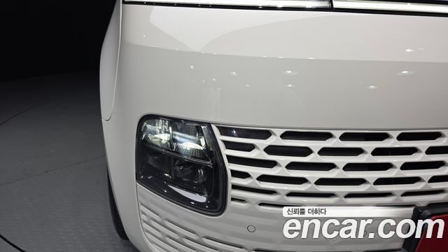 Hyundai Staria 2022 — photo 8