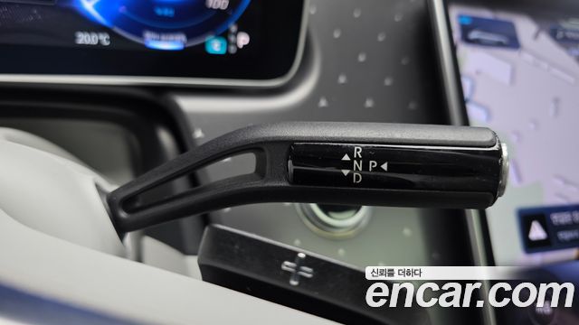 Mercedes-Benz EQE 2023 — photo 12