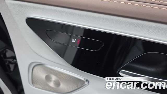 Mercedes-Benz EQE 2023 — photo 24