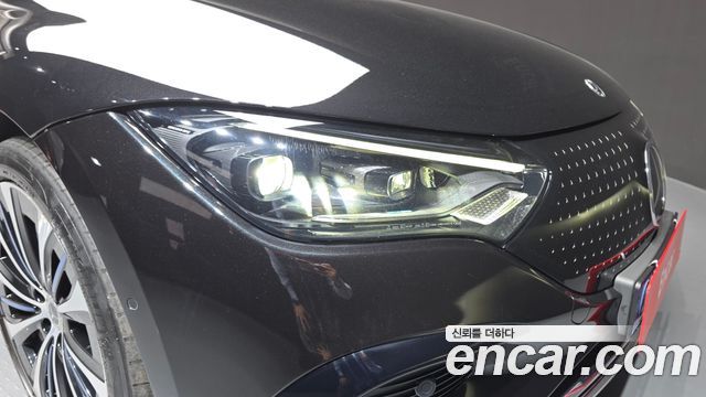 Mercedes-Benz EQE 2023 — photo 8