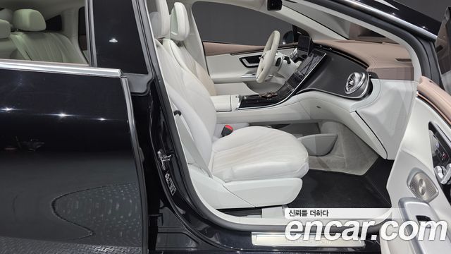 Mercedes-Benz EQE 2023 — photo 16