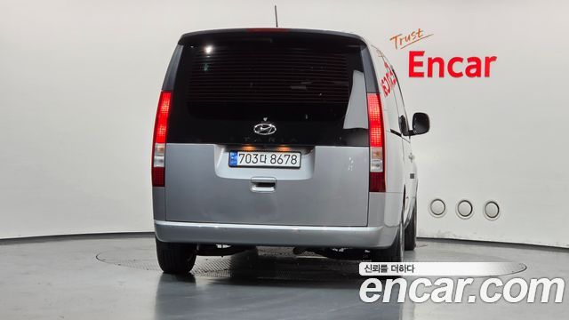 Hyundai Staria 2023 — photo 4