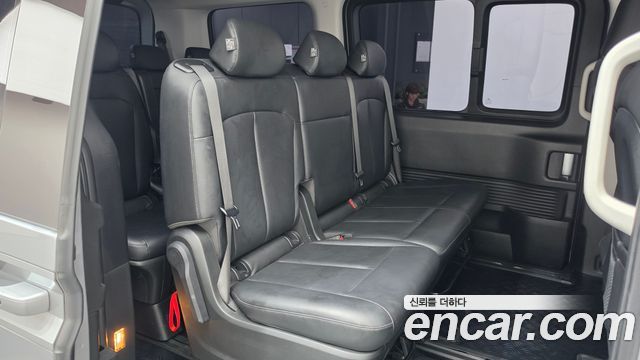 Hyundai Staria 2023 — photo 17