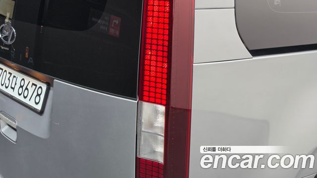 Hyundai Staria 2023 — photo 9