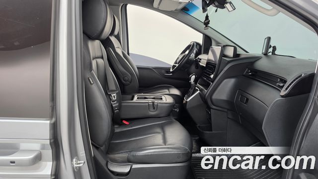 Hyundai Staria 2023 — photo 16