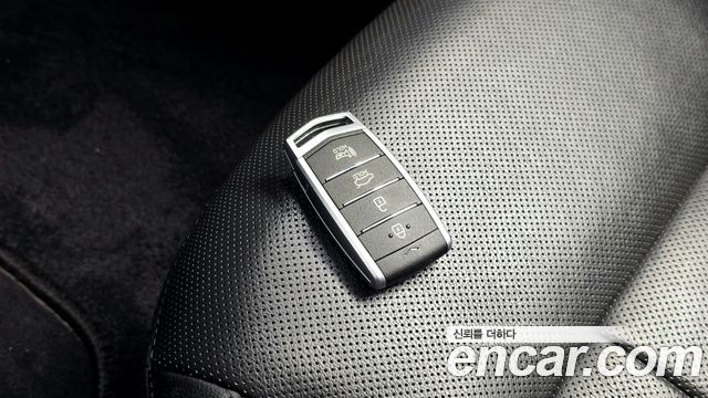 Genesis G80 2020 — photo 23