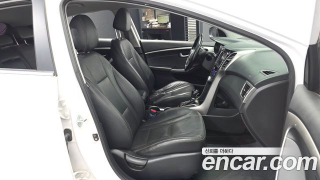 Hyundai i30 2014 — photo 17
