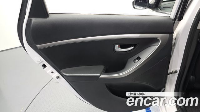 Hyundai i30 2014 — photo 15