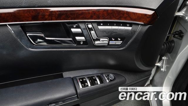 Mercedes-Benz S-Class 2012 — photo 17