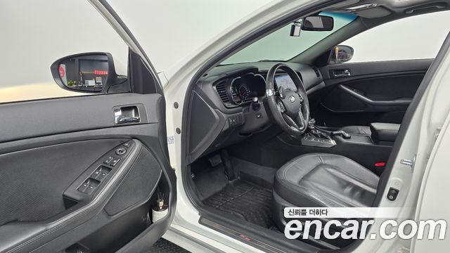 Kia K5 2012 — photo 10