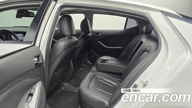 Kia K5 2012 — photo 12