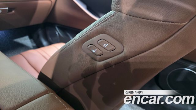 Genesis G80 2023 — photo 30