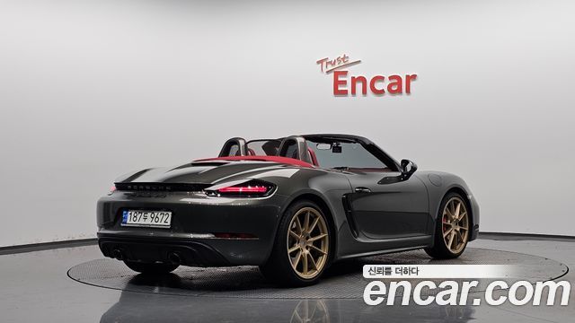 Porsche 718 2022 — photo 2
