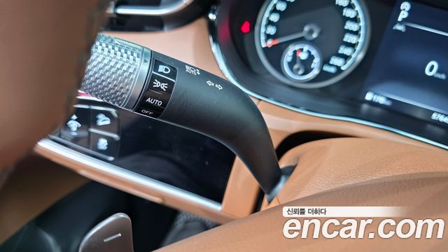Genesis GV70 2021 — photo 28