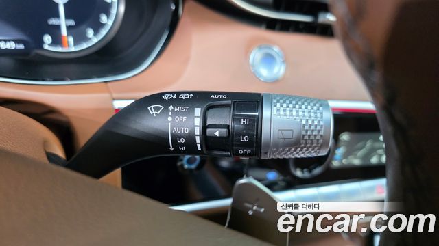 Genesis GV70 2021 — photo 29