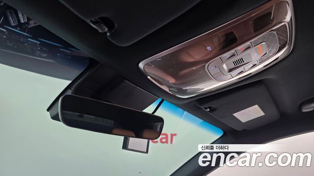 Genesis GV70 2021 — photo 32