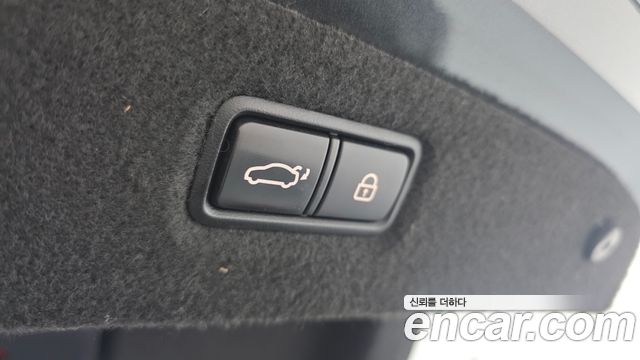 Genesis G90 2019 — photo 15