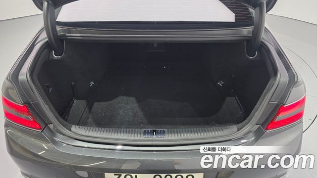 Genesis G90 2019 — photo 16