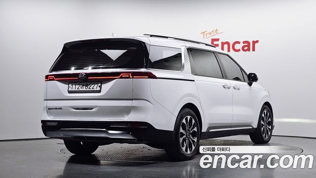 Kia Canival 2021 — photo 2