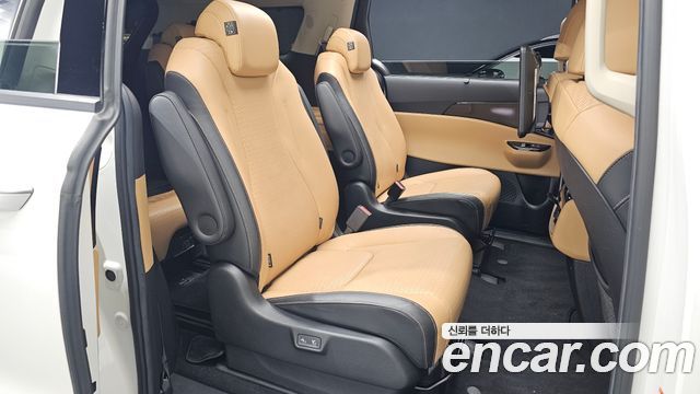 Kia Canival 2021 — photo 11