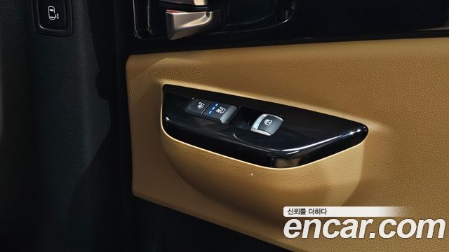 Kia Canival 2021 — photo 17