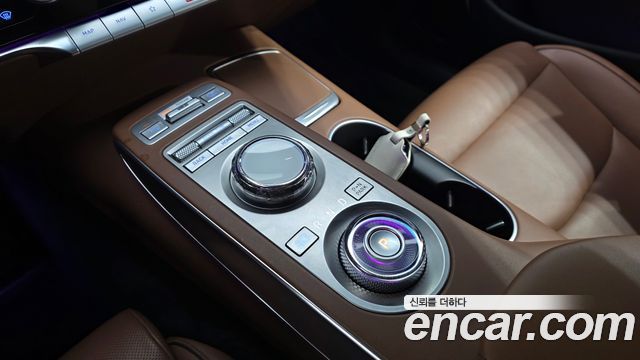 Genesis GV70 2021 — photo 12