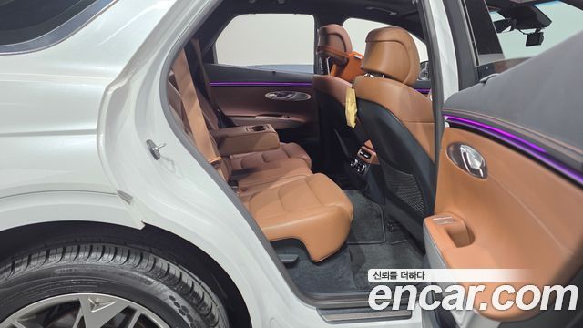 Genesis GV70 2021 — photo 18
