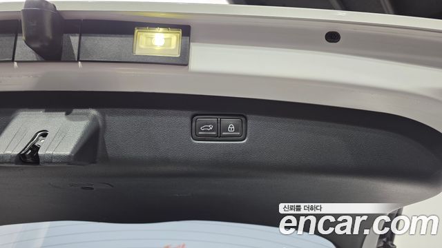 Genesis GV70 2021 — photo 24