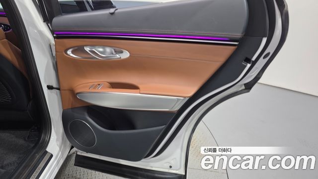 Genesis GV70 2021 — photo 15