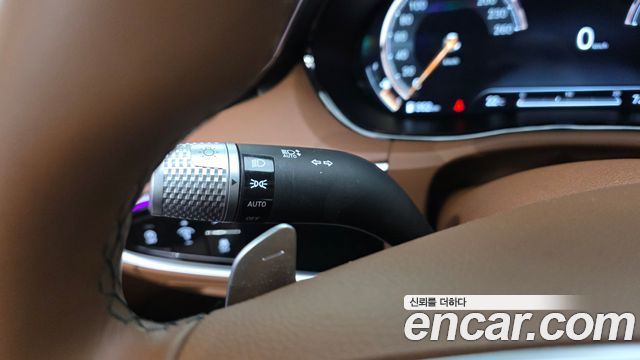 Genesis GV70 2021 — photo 29