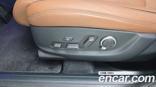 Genesis GV70 2021 — photo 31