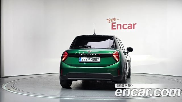 Mini Cooper 2025 — photo 4
