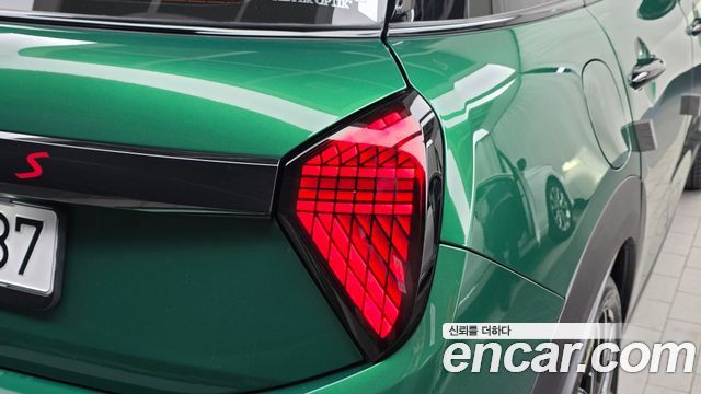 Mini Cooper 2025 — photo 9