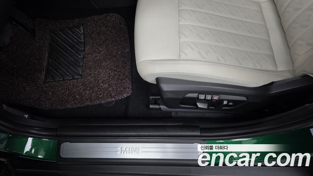 Mini Cooper 2025 — photo 30