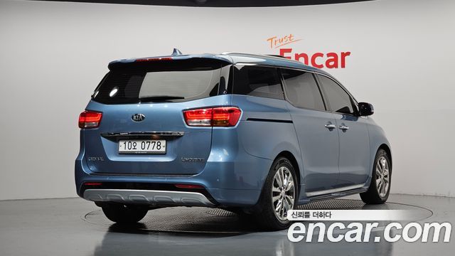 Kia Canival 2016 — photo 2