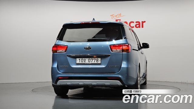 Kia Canival 2016 — photo 4