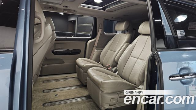 Kia Canival 2016 — photo 12