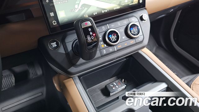 Land Rover Defender 2026 — photo 13